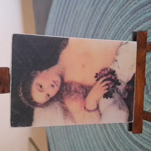 Source Unknown Classic Portrait on Wooden Easel - Picture 4 of 7